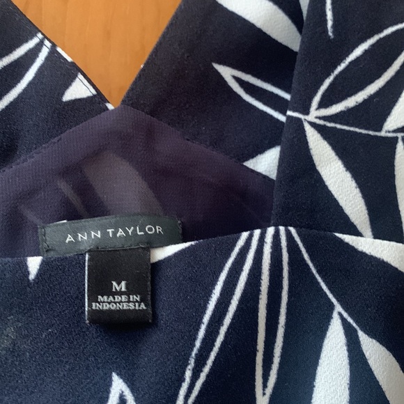 Ann Taylor Top - Size M - Picture 2 of 3